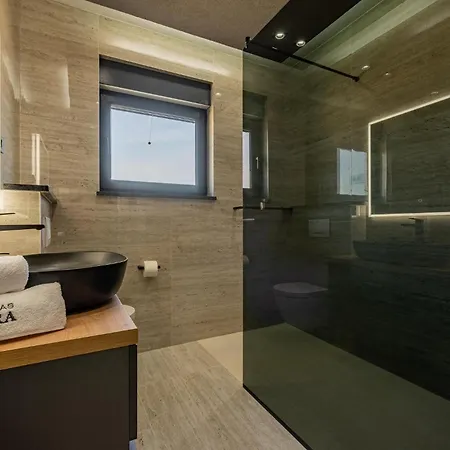 Cozy In With Heated Swimming Pool Holiday home Privlaka (Zadar)