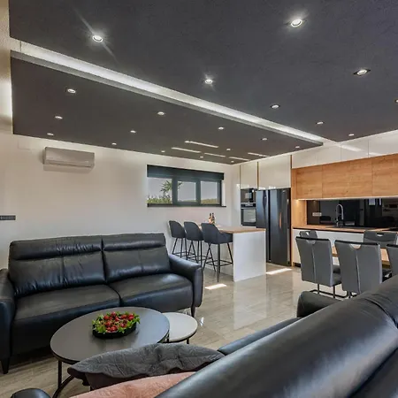 Cozy In With Heated Swimming Pool * Privlaka (Zadar)
