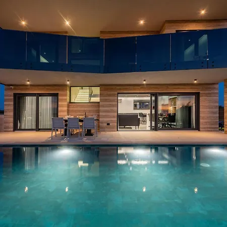 Cozy In With Heated Swimming Pool Privlaka (Zadar)