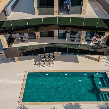 Holiday home Cozy In With Heated Swimming Pool Privlaka (Zadar)