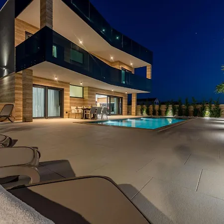 Cozy In With Heated Swimming Pool Privlaka (Zadar)