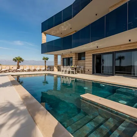 Cozy In With Heated Swimming Pool